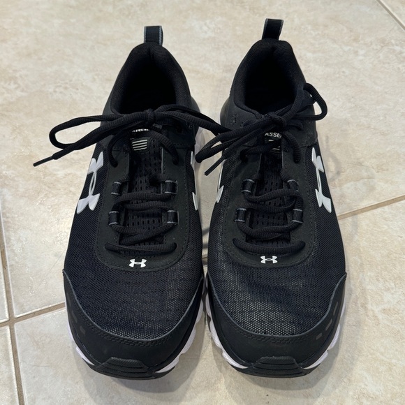 Men’s Under Armour UA Charged Assert Running Shoes Size 9 Wide Black and White - Picture 5 of 10